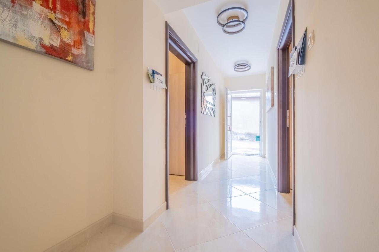 La Dama Villa Novi Vinodolski Bagian luar foto
